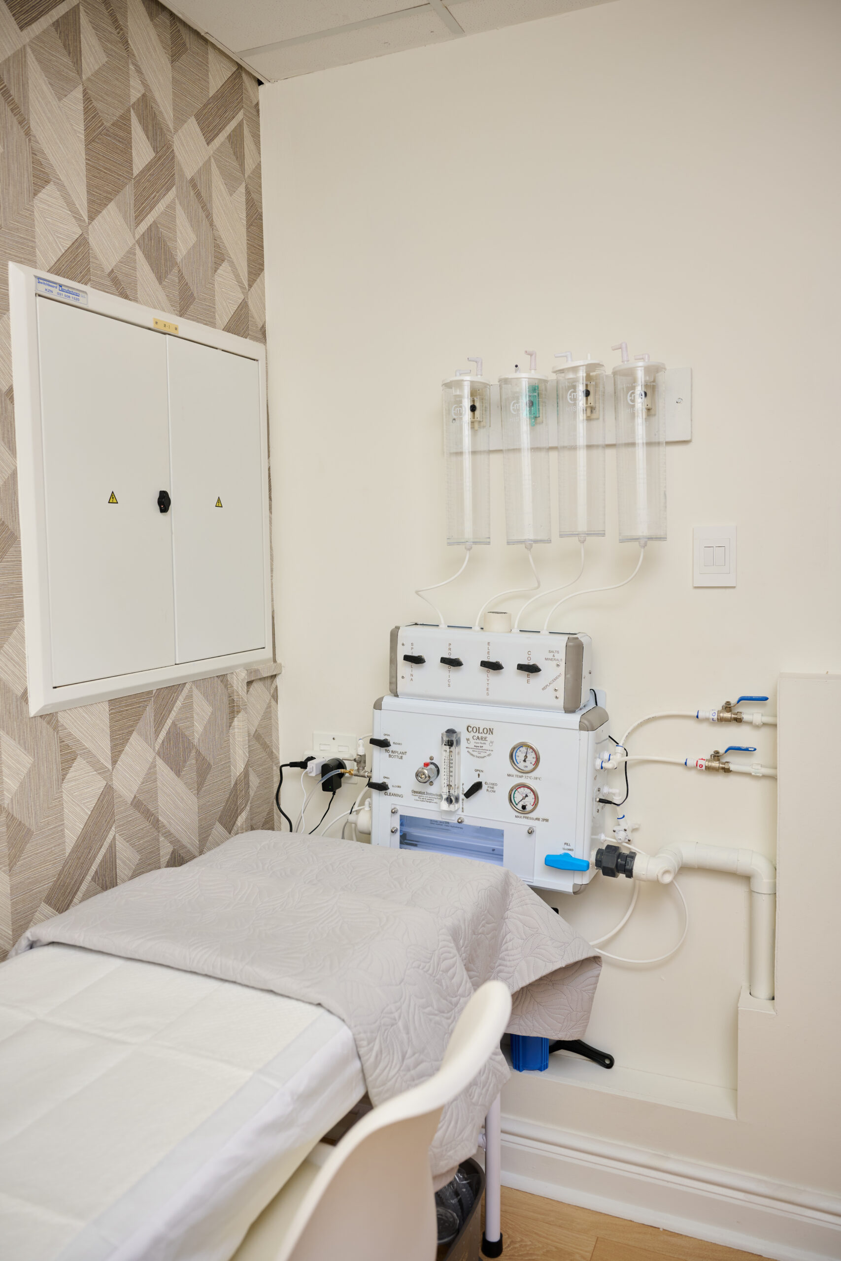 Hyperbaric Chamber (Oxygen Therapy) Colon Hydrotherapy
